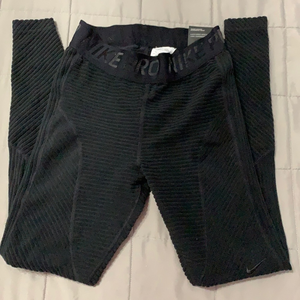 Nike Pro Hyperwarm Velour Tight Fit Leggings
